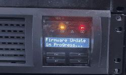 Featured image of post APC Smart-UPS のファームウェアアップデート に失敗して「レンガ職人」になった