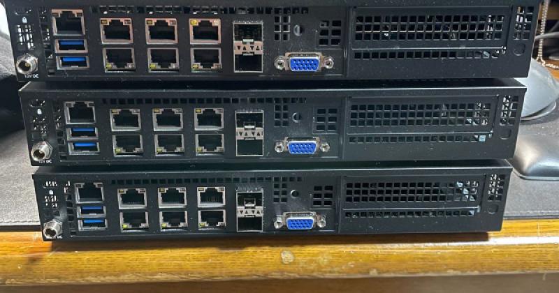 Featured image of post Supermicro E300-9D-4CN8TP を個人輸入した