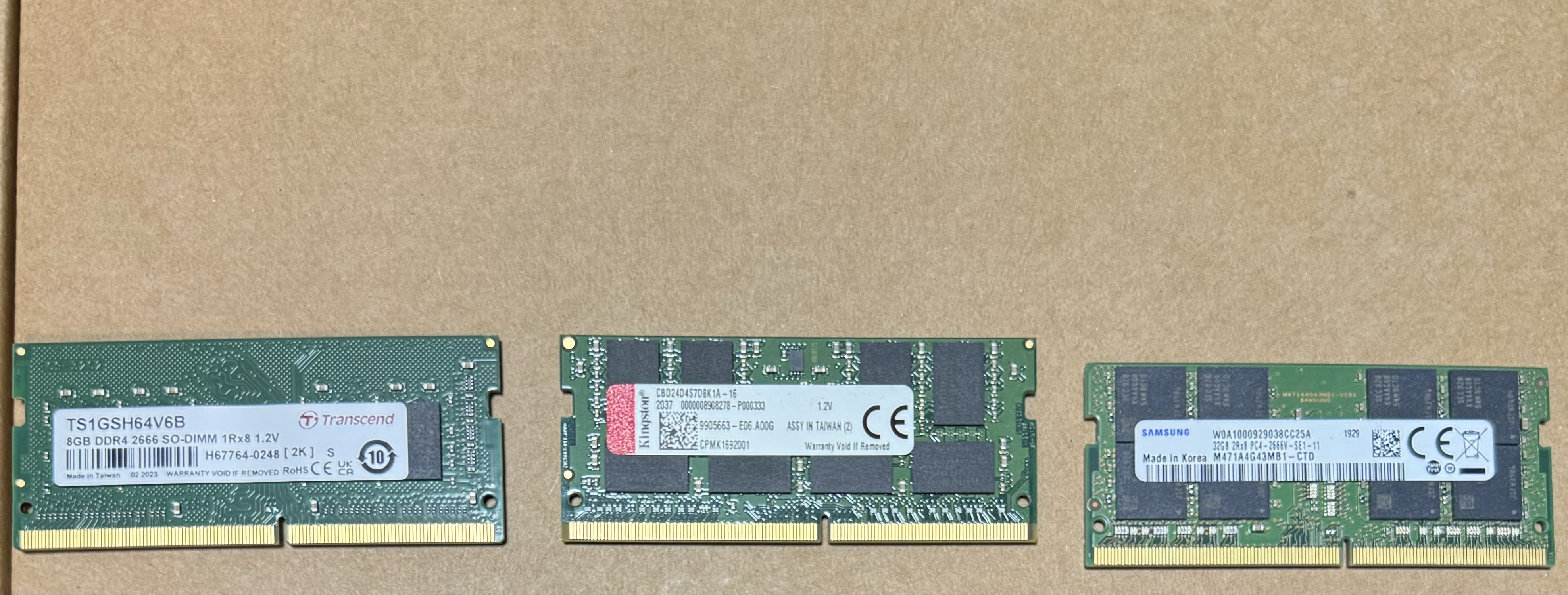 左から TS1GSH64V6B, C8D24D4S7D8K1A - 16, M471A4G43MB1