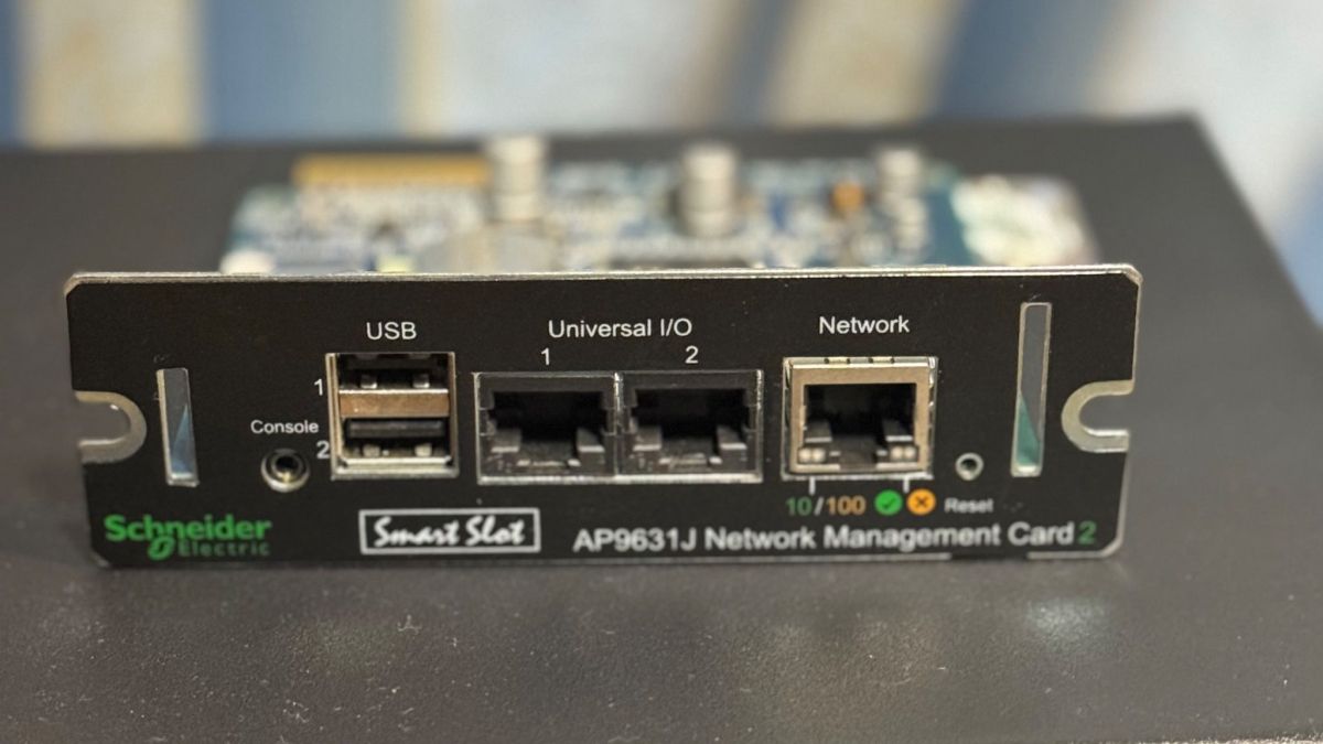 購入した Network Management Card 2 - AP9631J